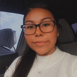 Meet your Posher, Clemencia